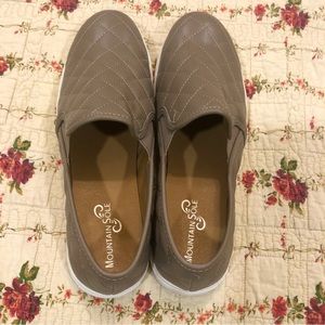 Mountain Sole “Quilted” Style Slip-on Shoes